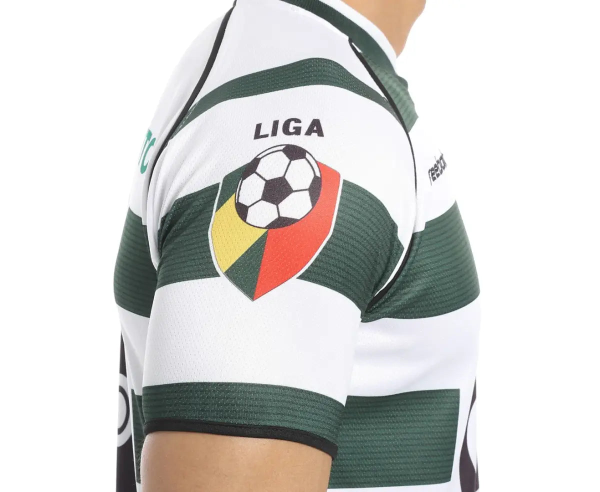 قميص سبورتينج لشبونة الأساسي 2002/03 مع طباعة رونالدو 28