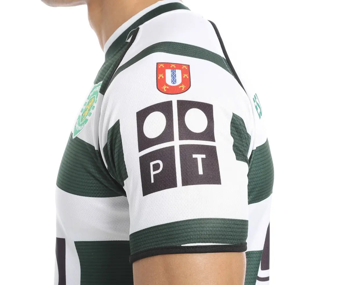 قميص سبورتينج لشبونة الأساسي 2002/03 مع طباعة رونالدو 28