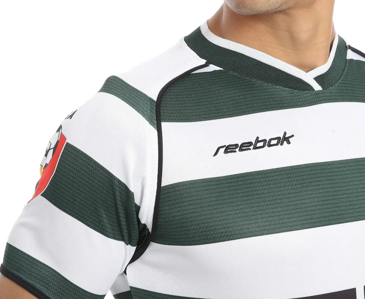 قميص سبورتينج لشبونة الأساسي 2002/03 مع طباعة رونالدو 28