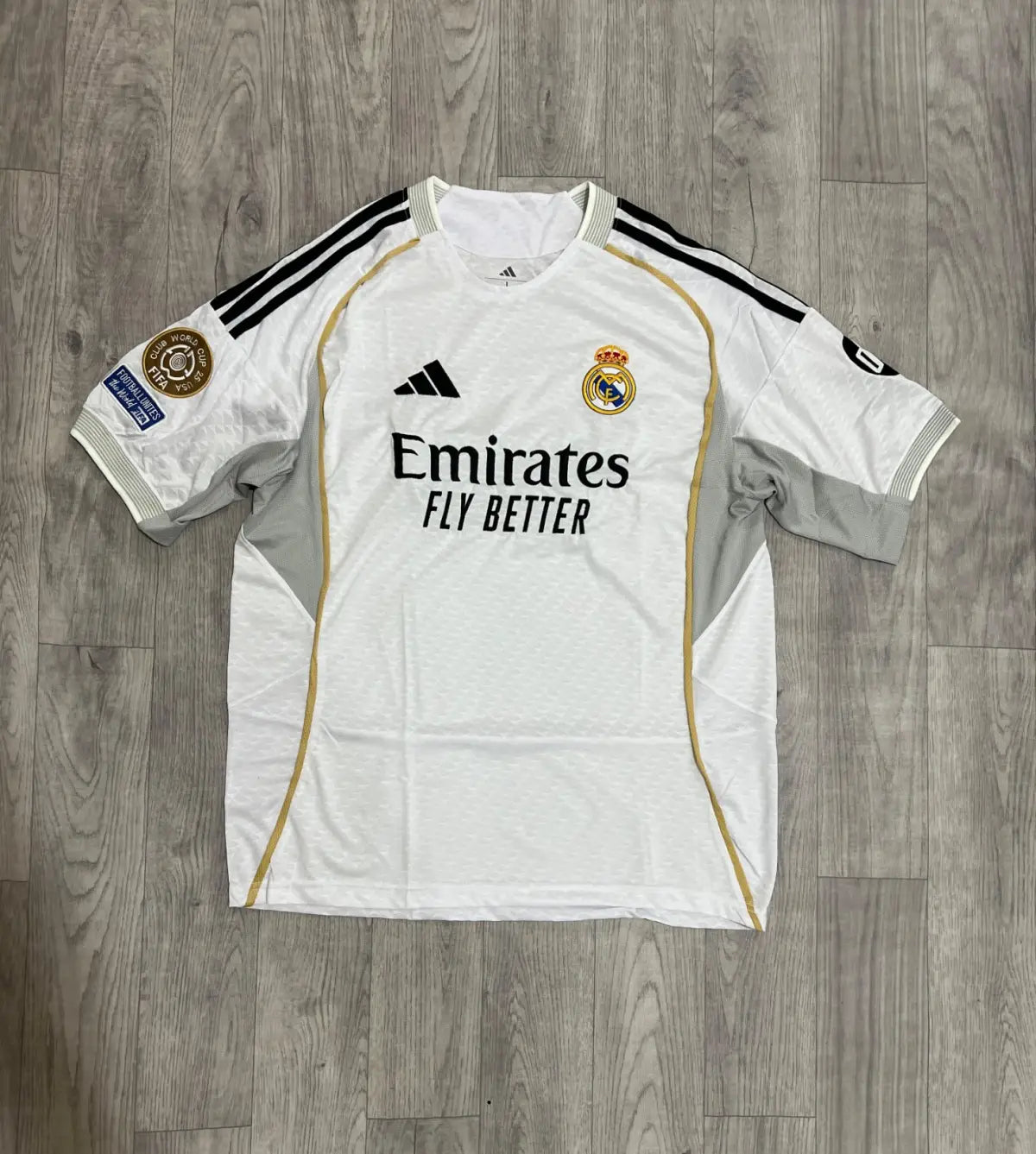 قميص ريال مدريد الأساسي 2025/26